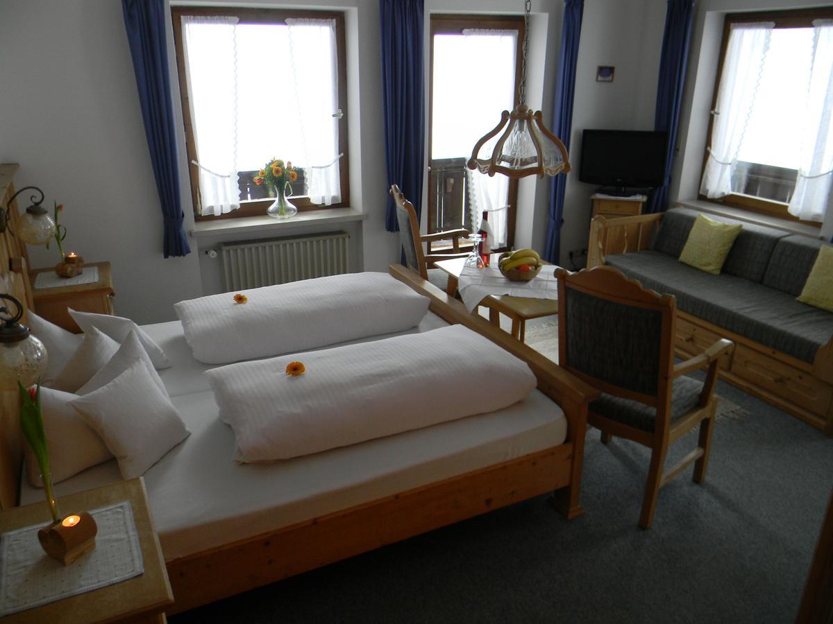 Landhaus Spielmannsau Hotel Oberstdorf Room photo
